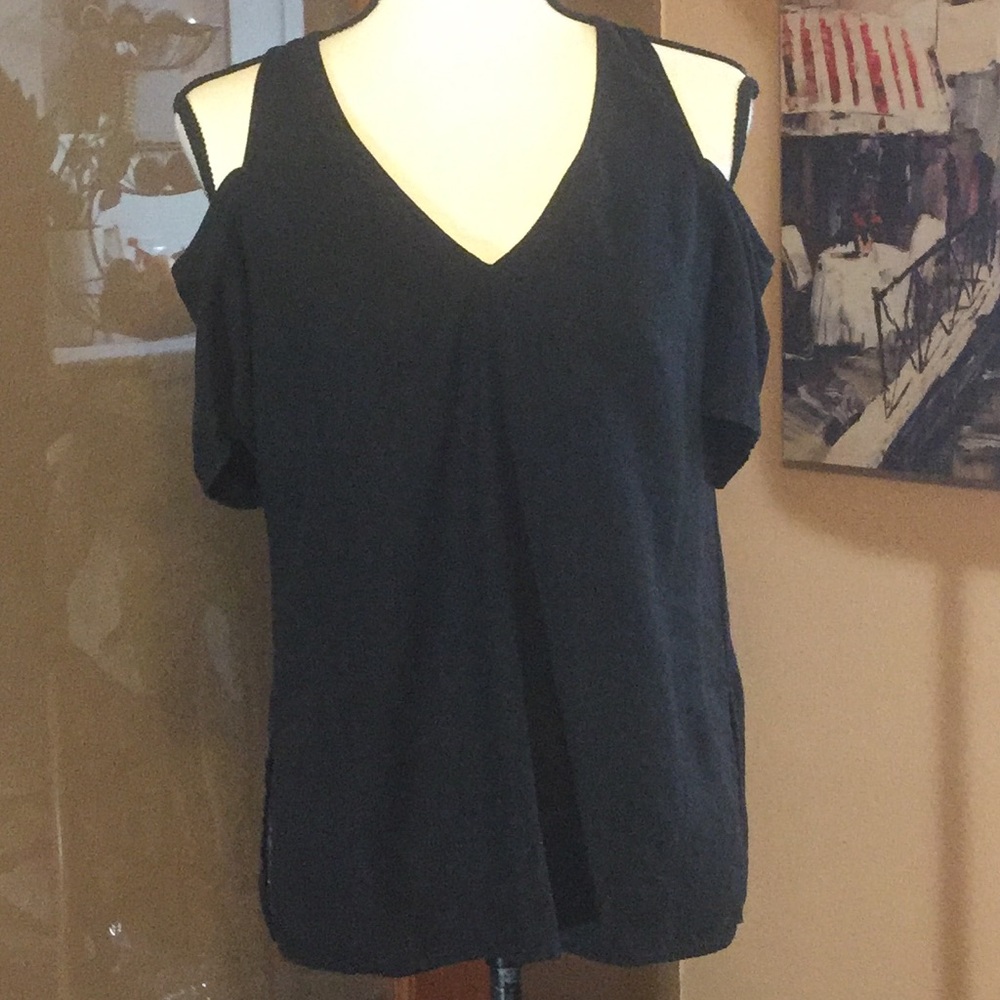 Silence &  Noise Cold Shoulder Linen Blend v neck